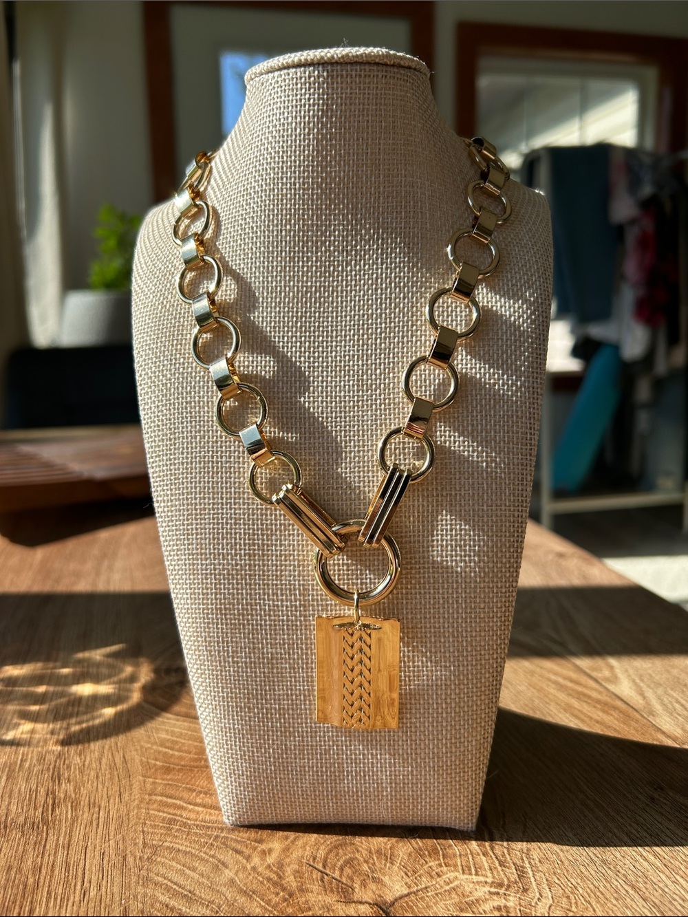 Gold Link Pendant Necklace - Gold